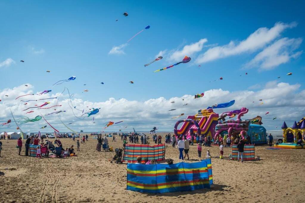 2 Bed Sleeps 6 Beach Retreat St Annes On Sea Villa Lytham St Annes Ngoại thất bức ảnh