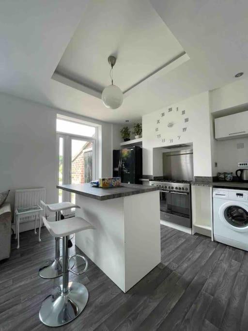 2 Bed Sleeps 6 Beach Retreat St Annes On Sea Villa Lytham St Annes Ngoại thất bức ảnh